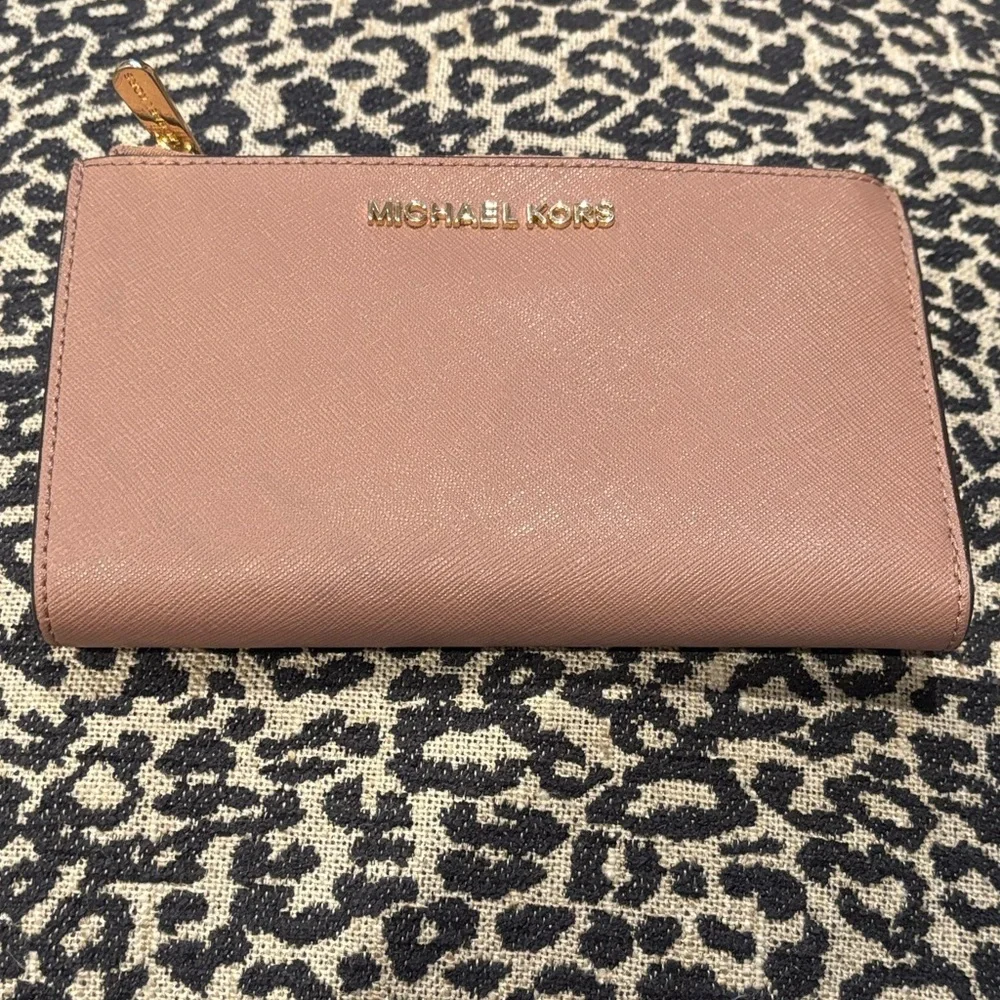 Like New Michael Kors Jet Set Travel Wallet/ Phone Holder *No Wrist Strap*